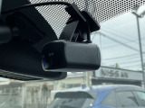 日産オリジナルドライブレコーダー(前後)搭載しております。車室内カメラで車内および車側面を撮影。走行中の幅寄せ対策や後方撮影にも対応しております。