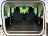 後席を格納すると、これだけの広さが!シーンに合わせたシートアレンジで、大きな荷物も積むことが出来ます♪