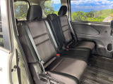 後部座席も気になるようなキズ・汚れやへたり等、大きなダメージはなく、良好な状態です。