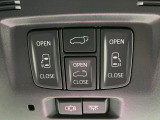 【パワーバックドア】スマートキーや運転席のボタンを押すだけでリアゲートが自動で開閉します!荷物を持っている時や、高い位置にあるバックドアを閉める際に便利な機能です♪
