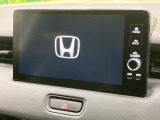 【メーカー純正ナビ】インテリアに溶け込むスタイリッシュな「専用設計」メーカーナビを装備♪視認性や操作性など基本性能にも優れ、より上質なカーライフをお楽しみいただけます。