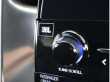 高機能サウンドシステム。車内に臨場感ある音楽空間を生み出します。