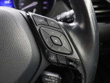 ステアリング右側は安全機能支援コントロールスイッチ