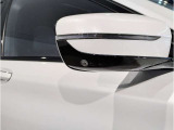 【BMWミラー】視認性の高いスタイリッシュなミラー。自動防眩機能も付いており夜間のドライビングをサポートします。