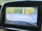 【バックカメラ】駐車時に後方がリアルタイム映像で確認できます。大型商業施設や立体駐車場での駐車時や、夜間のバック時に大活躍!運転スキルに関わらず、今や必須となった装備のひとつです!