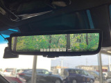 【デジタルインナーミラー】後席の大きな荷物や同乗者で後方が確認しづらい時でも安心!カメラが撮影した車両後方の映像をルームミラー内に表示。クリアな視界で状況の確認が可能です!
