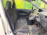 運転席シート廻りは使用感も少なく、良好な状態となっています。前オーナー様が丁寧に使っていたことがよくわかりますね。