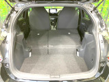 積み下ろしのしやすいデッキにはたっぷりと荷物を積み込んでいただけます。遊びから仕事まで、様々なシーンで頼れます♪