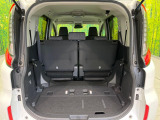 普段のお買い物や通勤、送迎等に十分な荷室スペースを確保しております。サードシートを折りたたむと、大きな荷物の積載も可能です♪
