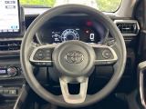 インテリアに合わせたデザインのステアリングは、運転される方のことも考え、運転しやすい形状、大きさです。是非一度、実際に触ってお確かめください。