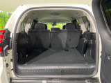 普段のお買い物や通勤、送迎等に十分な荷室スペースを確保しております。セカンドシートを倒すと、大きな荷物の積載も可能です♪