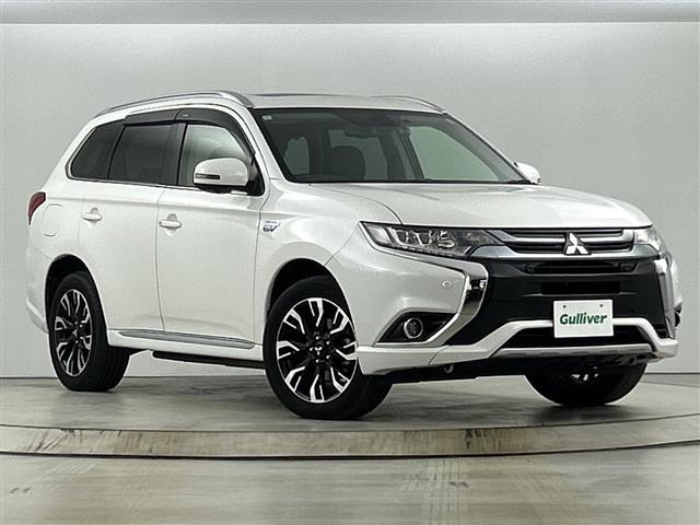 アウトランダーPHEV2.0 G セイフティパッケージ 4WD4WD サンルーフ