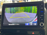 【バックカメラ】駐車時に後方がリアルタイム映像で確認できます。大型商業施設や立体駐車場での駐車時や、夜間のバック時に大活躍!運転スキルに関わらず、今や必須となった装備のひとつです!