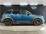☆MINIの車の始まりは大人四人がギリギリ乗れるコンパクトな車です!!今となっては3ナンバーですが、もともとは5ナンバーの車でした!!