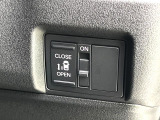 【パワースライドドア】スマートキーや運転席のスイッチでスライドドアの開閉が可能♪電動だから力を入れてドアを開ける必要が無く、小さいお子様でも、重い荷物を持っている時もラクに開け閉めできます♪