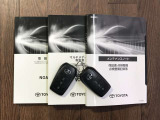 取扱書&整備手帳揃っております☆遠くからドアの開錠施錠が出来る便利なキーレスを装備しています。
