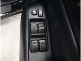 パワーウィンドウ装備!ドアの内張りにある昇降スイッチで、電動で窓の開閉ができます♪やっぱりあると便利な装備ですね♪