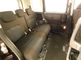 ゆとりある広々とした車内空間は、ドライブを始め買い物やレジャーなど、幅広く活躍します。一人でもみんなとでもお出かけを楽しみましょう!