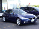 BMW在庫保有台数常時100台以上!ご来店の際はBMW本店(厚木市下荻野140-1)にご来店ください!弊社自慢の全天候型ショールーム!BMW在庫保有台数常時100台以上ございます!