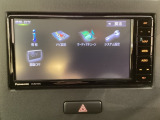 ナビの操作はタッチパネル式で簡単ですね。