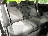 後部座席も気になるようなキズ・汚れやへたり等、大きなダメージはなく、良好な状態です。