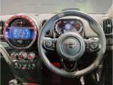 ミニ独特のゴーカートフィーリングと呼ばれる軽快なハンドリングはAT車、MT車のどちらでも楽しめます。