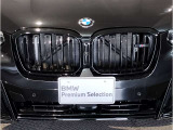 BMW代表的な特徴のキドニーグリル。BMWのすべてのモデルに採用され、BMWらしさを強調しております。