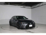納車前に法定点検を行います。消耗品のチェック、交換。オイル、オイルフィルター、ワイパーゴム、ブレーキオイル、は必ず交換します。点検項目、交換部品は納車時説明し、チェックシートをお渡しします。