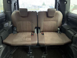 3列目シートはもちろん状態良好☆大人でもゆったりと座って頂けますので、大人数でのお出かけもラクラクです♪ご家族で、気の知れた仲間で、ドライブに行くのが楽しみですね♪