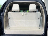 普段のお買い物や通勤、送迎等に十分な荷室スペースを確保しております。セカンドシートを倒すと、大きな荷物の積載も可能です♪