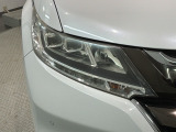 LEDヘッドライトは、点灯の瞬間から最大光量を発揮し、突然暗くなるトンネルなどでの安定感を高めます。