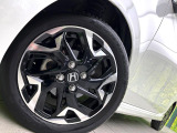 【純正15インチアルミホイール】外観にマッチした純正アルミホイールを装着しております。各種社外アルミホイールや、スタッドレスタイヤも取扱いしております。是非ご相談ください♪