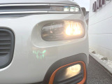 ●ヘッドライト:ヘッドライトは黄ばみも少なく、綺麗な状態を保っております。黄ばみ防止のレンズコーティングの施工も可能でございます。