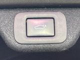【パワーバックドア】スマートキーや運転席のボタンを押すだけでリアゲートが自動で開閉します!荷物を持っている時や、高い位置にあるバックドアを閉める際に便利な機能です♪