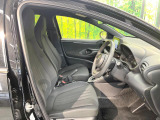 運転席シート廻りは使用感も少なく、良好な状態となっています。前オーナー様が丁寧に使っていたことがよくわかりますね。