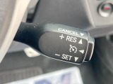 【クルーズコントロール】高速道路もラクラク走行。アクセルを離しても一定速度で走行ができ、長距離運転時の負担を軽減!加速・減速も簡単なスイッチ操作で調整できます。