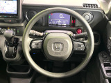 【ステアリングスイッチ】運転中、前方から目線をそらすことなく、オーディオ等の操作が可能な便利機能!安心&快適なドライブを演出してくれます♪