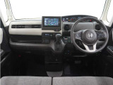 ◆視界広々で非常に運転しやすくロングドライブでも疲れを感じさせないすっきりとまとまったインパネ周りです。