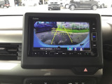 バックモニター付きで、車庫入れやバック時の後方確認をしっかりサポート。モニターに映し出される映像で死角も確認しやすく、狭い場所での駐車や後退時の操作をより安心して行えます。