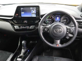 運転席廻りです。