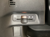 ハンドルの左下にETCがついています。高速道路の料金所の通過も楽々です。 カードの取り出しもしやすい場所についています。