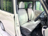 運転席シート廻りは使用感も少なく、良好な状態となっています。丁寧に使われていたことがよくわかりますね。