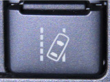 車線逸脱警報装置を装備しております。