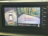 【パノラミックビューモニター】専用のカメラにより、上から見下ろしたような視点で360度クルマの周囲を確認することができます☆死角部分も確認しやすく、狭い場所での切り返しや駐車もスムーズに行えます。