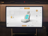【シートマッサージ】フロント、リアシートに5段階調整可能なシートマッサージが装備されております。ドライブ中でも疲れを癒してくれます。