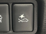 【三菱e-Assist】走行中に前方の車両等を認識し、衝突しそうな時は警報とブレーキで衝突回避と被害軽減をアシスト。より安全にドライブをお楽しみいただけます。