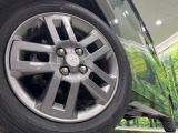 【純正15インチアルミホイール】外観にマッチした純正アルミホイールを装着しております。各種社外アルミホイールや、スタッドレスタイヤも取扱いしております。是非ご相談ください♪
