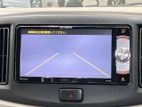 【バックモニター】駐車するとき、後ろのスペースがどれくらいあるかわからず、うまく停められない・・なんてことを防ぐ、バックカメラを装備。