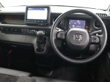 運転席廻りです。