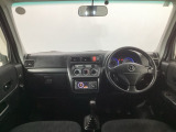【前方視界】開放的な前方視界!運転がしやすく疲れにくいです♪窓が大きく、見通しがとっても良いおクルマですよ♪